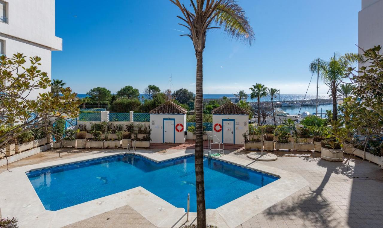 Port Estepona Exteriör bild